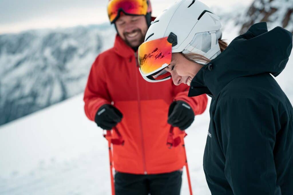 Bien choisir son casque de ski à visière intégrée - Le Blog E-Ben